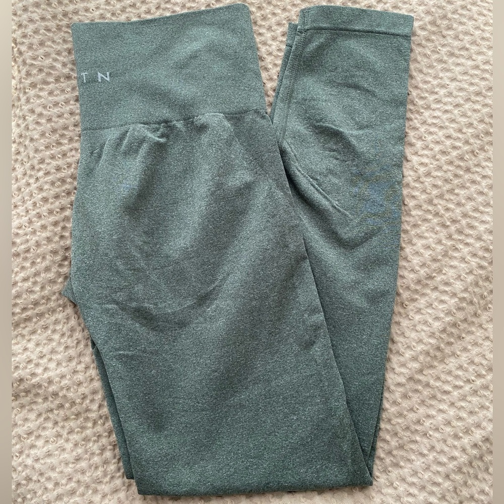Olive green NVGTN contour leggings